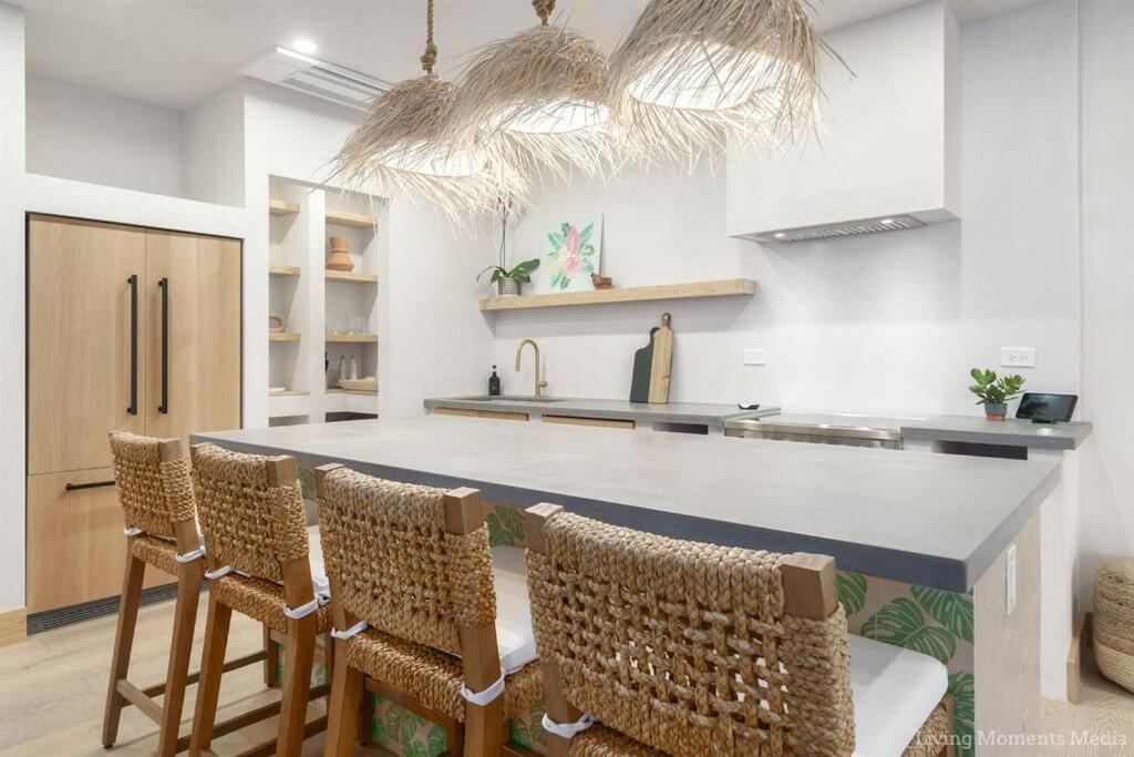 Aloha Moon - A Chic And Dreamy Modern Tropical Hideaway! Apartment Уайлеа Екстериор снимка